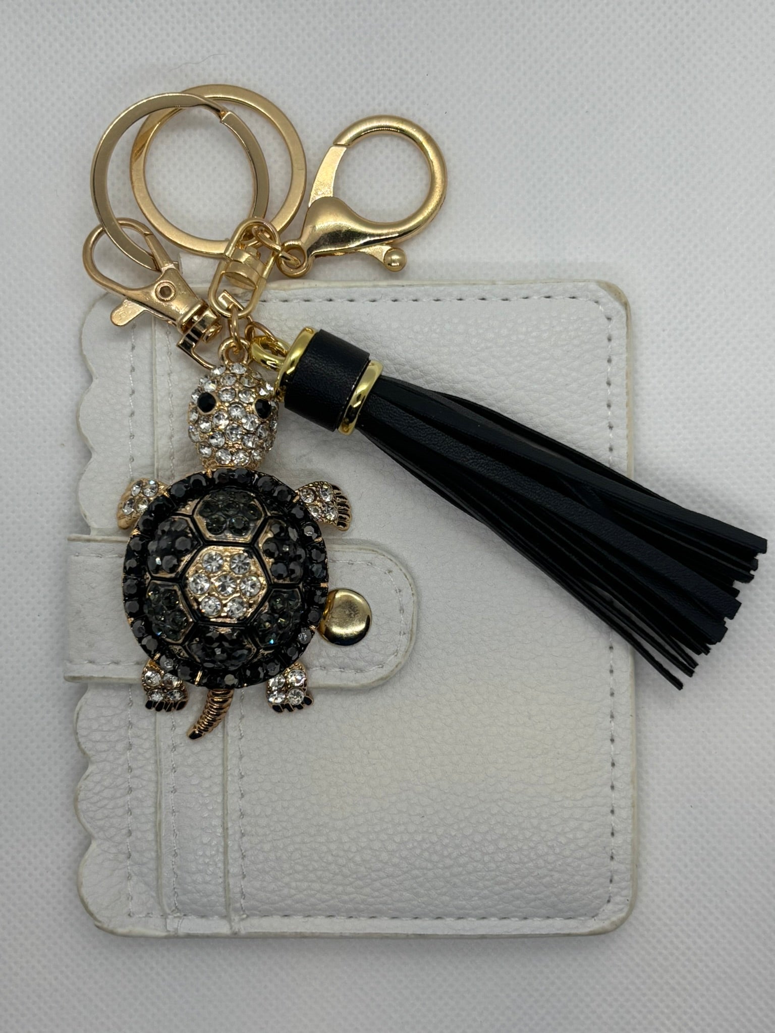 WHITE WALLET WITH BLACK BLING TURTLE