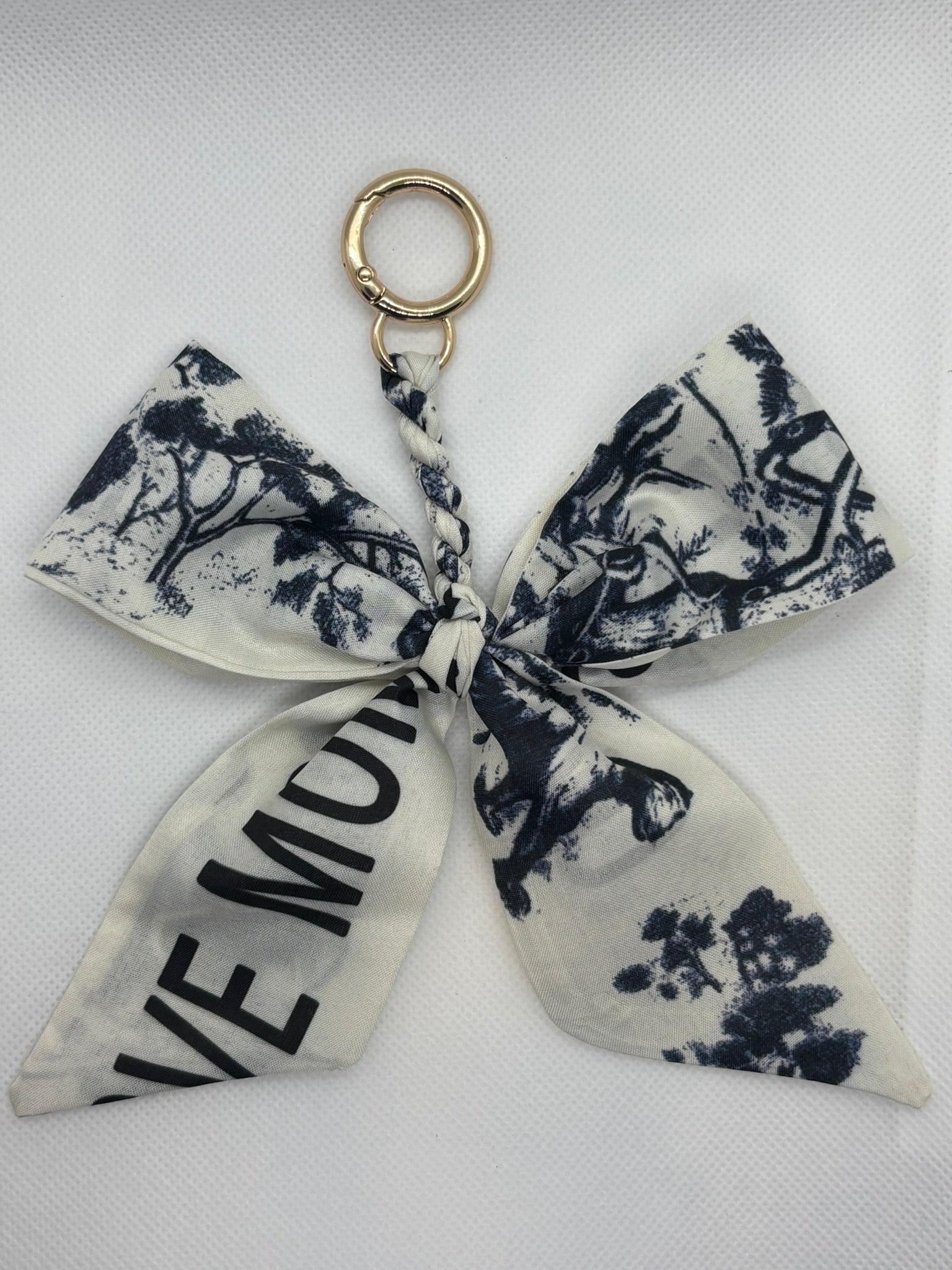 WHITE AND NAVY BLUE KEYCHAIN BOW