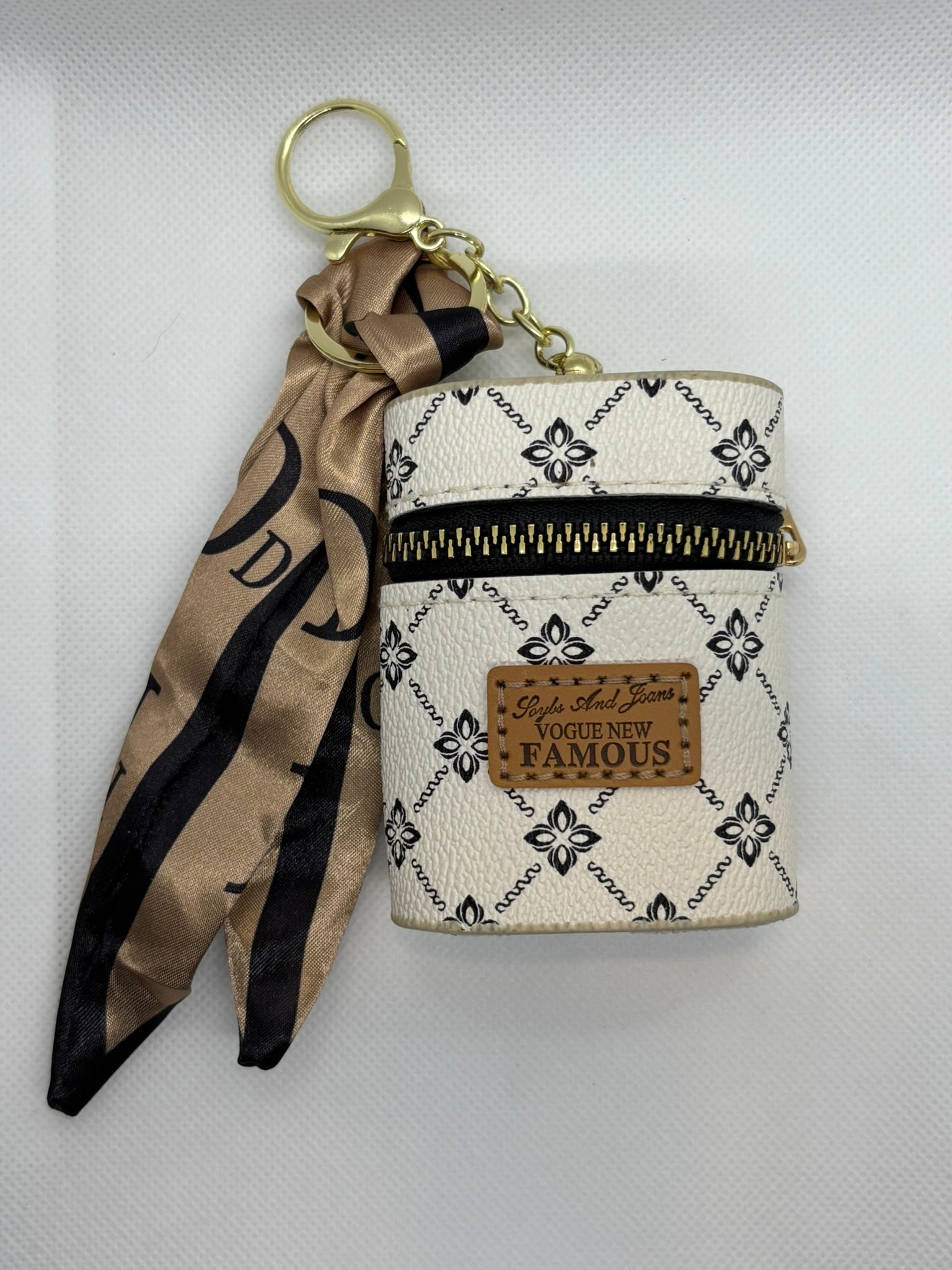 WHITE WITH BLACK PRIINT AIRPOD/COIN PURSE