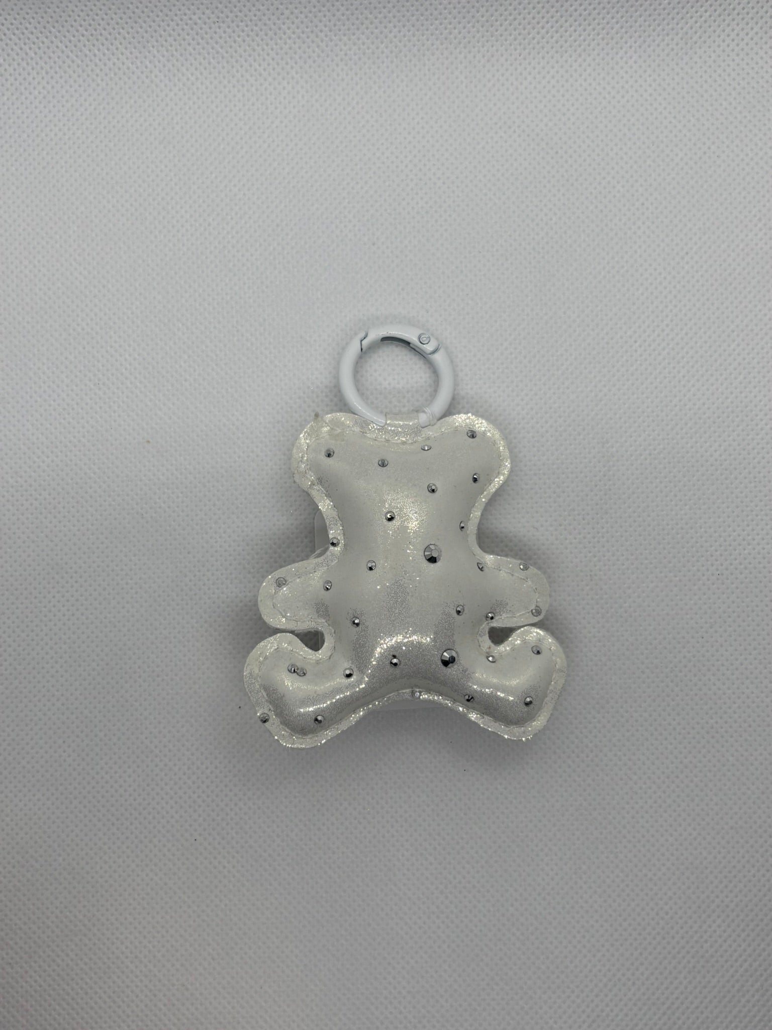 WHITE BEAR KEYCHAIN
